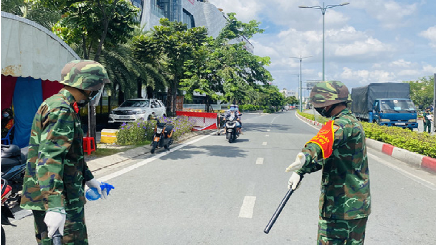 Hình ảnh: Quân đội tham gia chống dịch tại các chốt kiểm soát